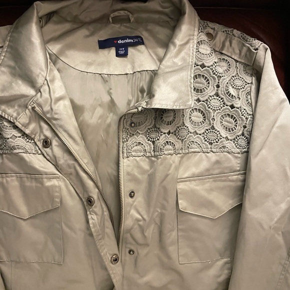 Jacket - Picture 1 of 3